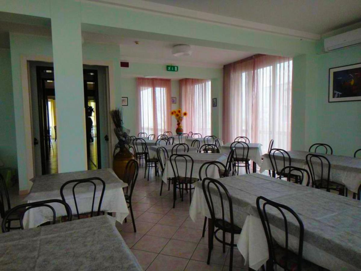 Hotel Acapulco Rimini Exteriör bild