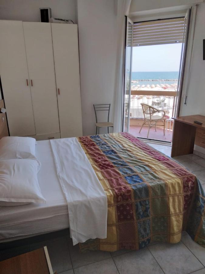 Hotel Acapulco Rimini Exteriör bild